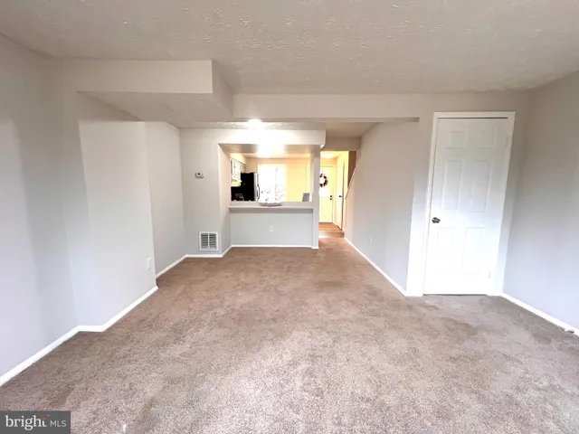 $319,900 | 1652 Thenia Place, Woodbridge, VA 22192