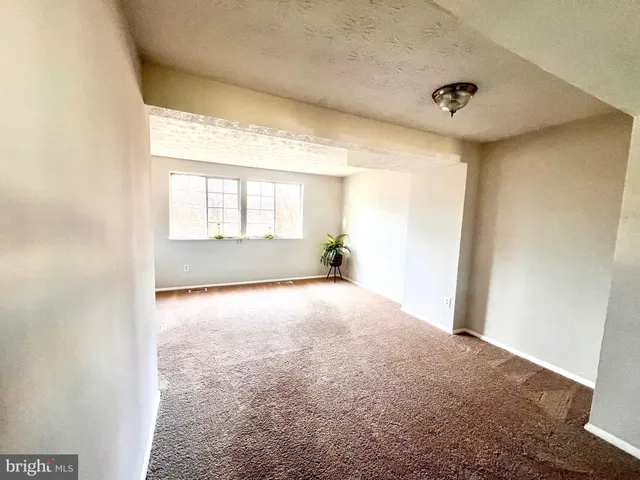 $325,000 | 1652 Thenia Place, Woodbridge, VA 22192