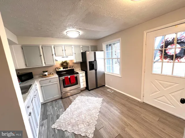 $319,900 | 1652 Thenia Place, Woodbridge, VA 22192