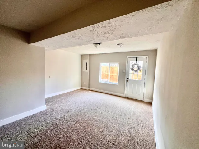 $325,000 | 1652 Thenia Place, Woodbridge, VA 22192