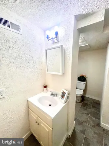 $325,000 | 1652 Thenia Place, Woodbridge, VA 22192