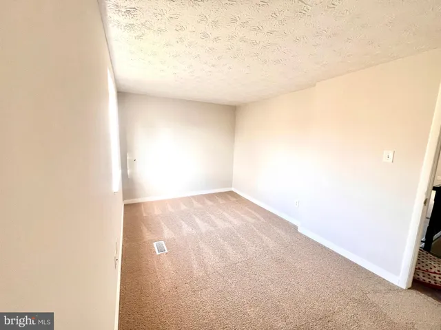 $325,000 | 1652 Thenia Place, Woodbridge, VA 22192