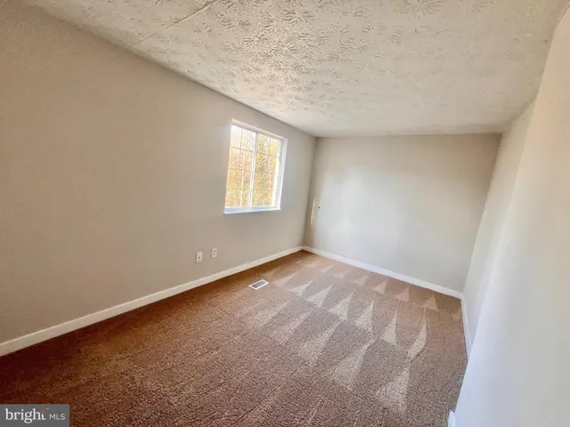 $325,000 | 1652 Thenia Place, Woodbridge, VA 22192