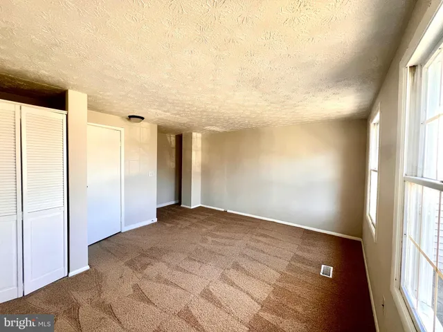 $325,000 | 1652 Thenia Place, Woodbridge, VA 22192