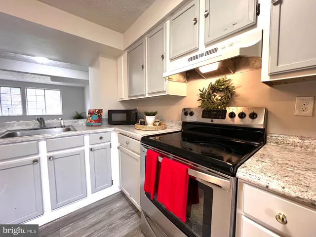 $319,900 | 1652 Thenia Place, Woodbridge, VA 22192