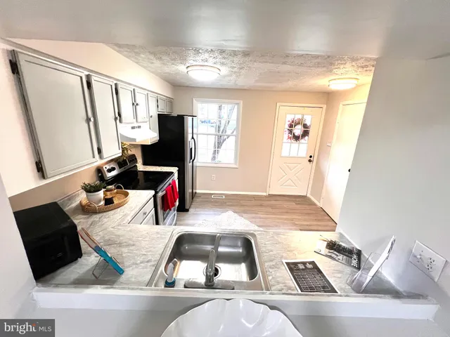 $319,900 | 1652 Thenia Place, Woodbridge, VA 22192