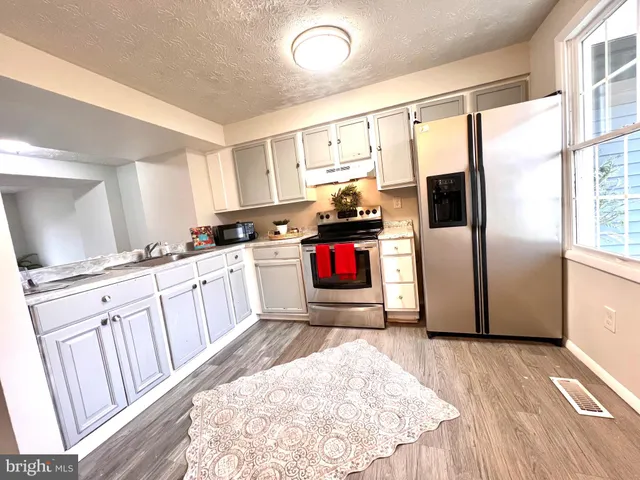 $319,900 | 1652 Thenia Place, Woodbridge, VA 22192