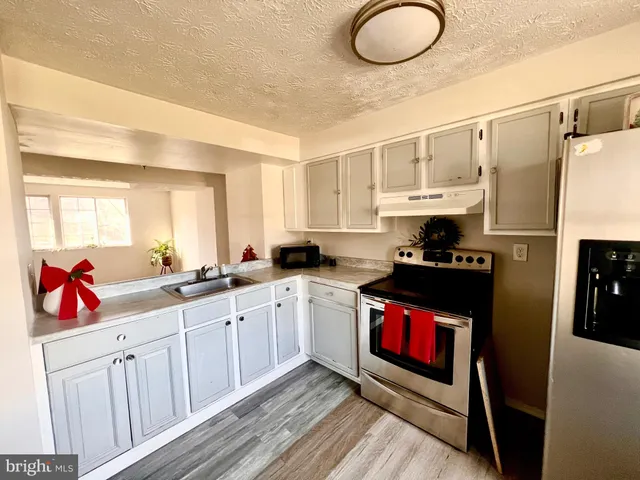 $325,000 | 1652 Thenia Place, Woodbridge, VA 22192