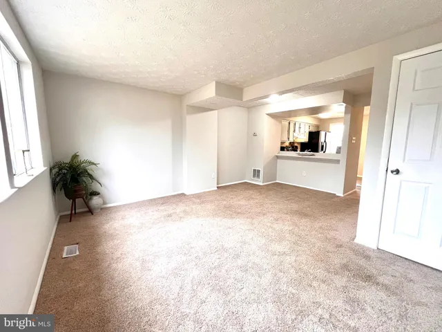 $319,900 | 1652 Thenia Place, Woodbridge, VA 22192