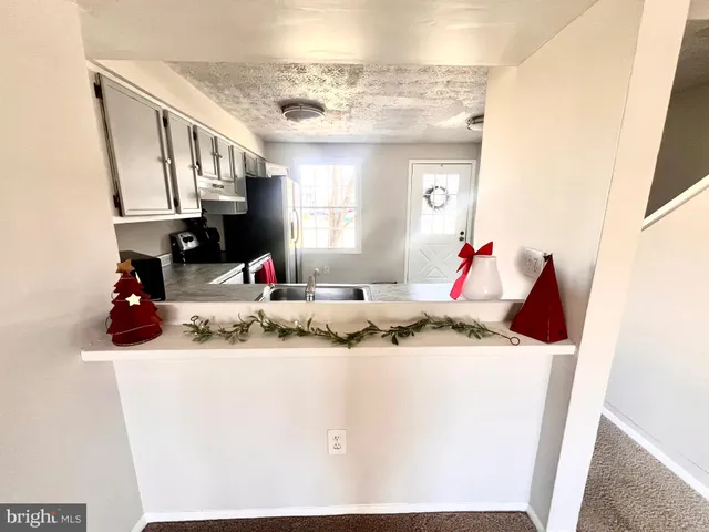 $325,000 | 1652 Thenia Place, Woodbridge, VA 22192