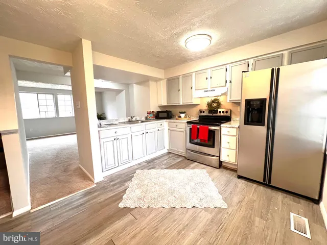 $319,900 | 1652 Thenia Place, Woodbridge, VA 22192