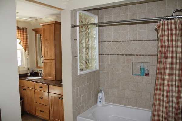 147 Edgewater Road Agawam, MA 01001 - Photo 14 of 30 Gallery Image 14