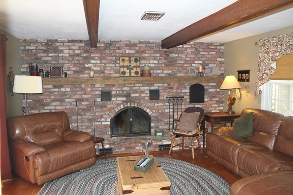 147 Edgewater Road Agawam, MA 01001 - Photo 8 of 30 Gallery Image 8