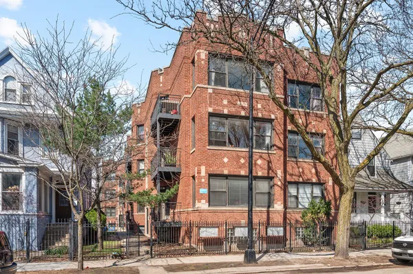 $325,000 | 4838 North Ashland Avenue, Unit 2E, Chicago, IL 60640