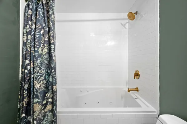 $325,000 | 4838 North Ashland Avenue, Unit 2E, Chicago, IL 60640