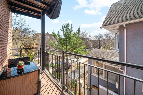 $325,000 | 4838 North Ashland Avenue, Unit 2E, Chicago, IL 60640