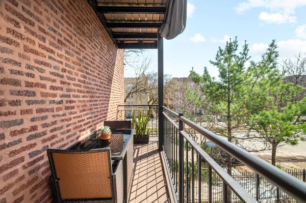 $325,000 | 4838 North Ashland Avenue, Unit 2E, Chicago, IL 60640