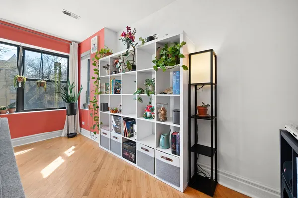 $325,000 | 4838 North Ashland Avenue, Unit 2E, Chicago, IL 60640