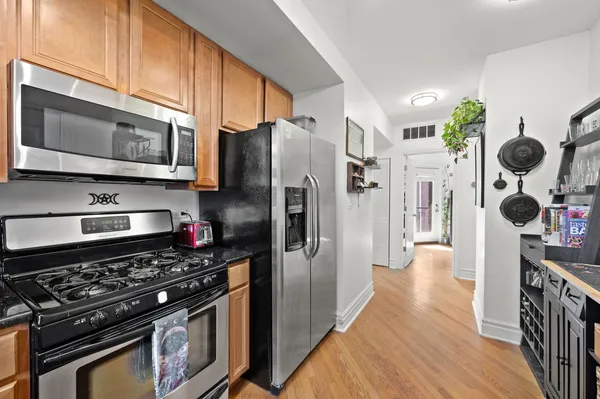 $325,000 | 4838 North Ashland Avenue, Unit 2E, Chicago, IL 60640