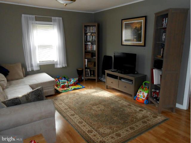 4411 Bennion Road Silver Spring, MD 20906 - Photo 4 of 30 Living Room