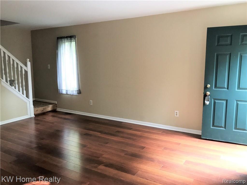 349 South Crooks Road Clawson, MI 48017 - Photo 3 of 14
