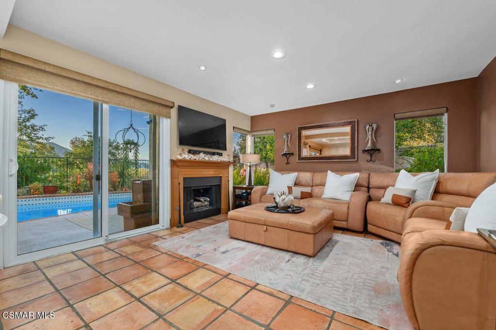 625 Galloping Hill Road Simi Valley, CA 93065 - Photo 19 of 49