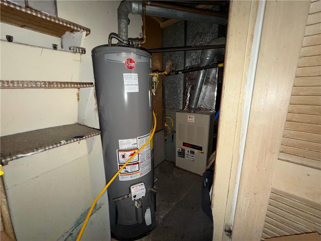 3084 Trafalgar Way Atlanta, GA 30341 - Photo 25 of 31 a utility room with dryer and washer