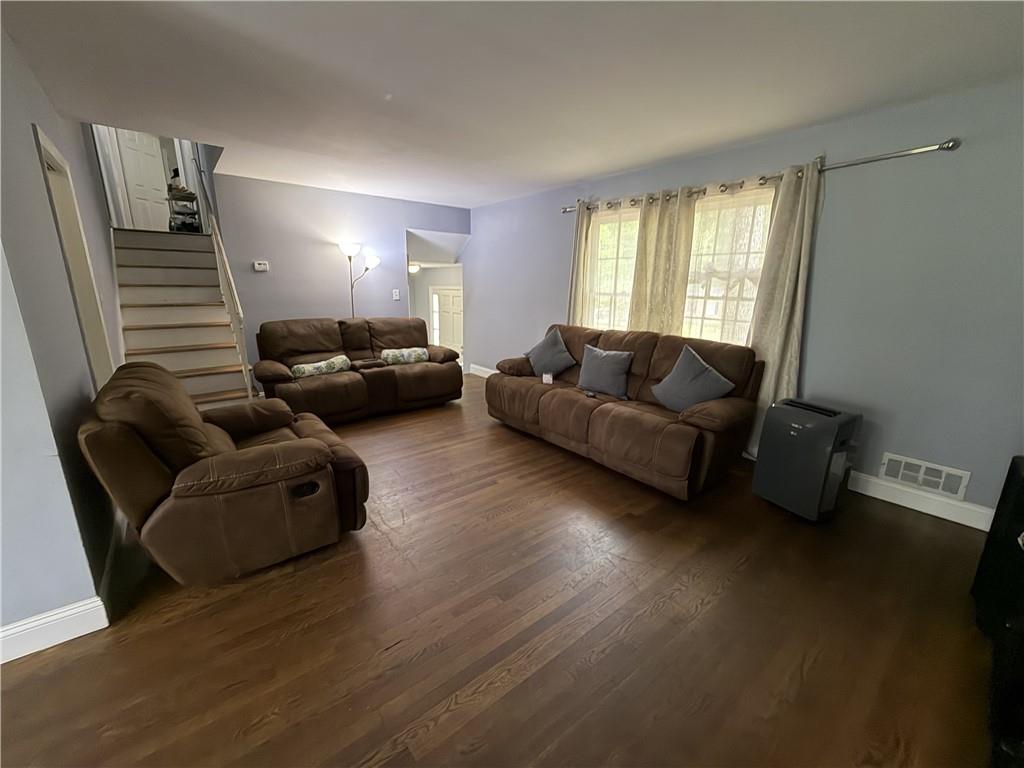 3084 Trafalgar Way Atlanta, GA 30341 - Photo 3 of 31 a living room with furniture and a window