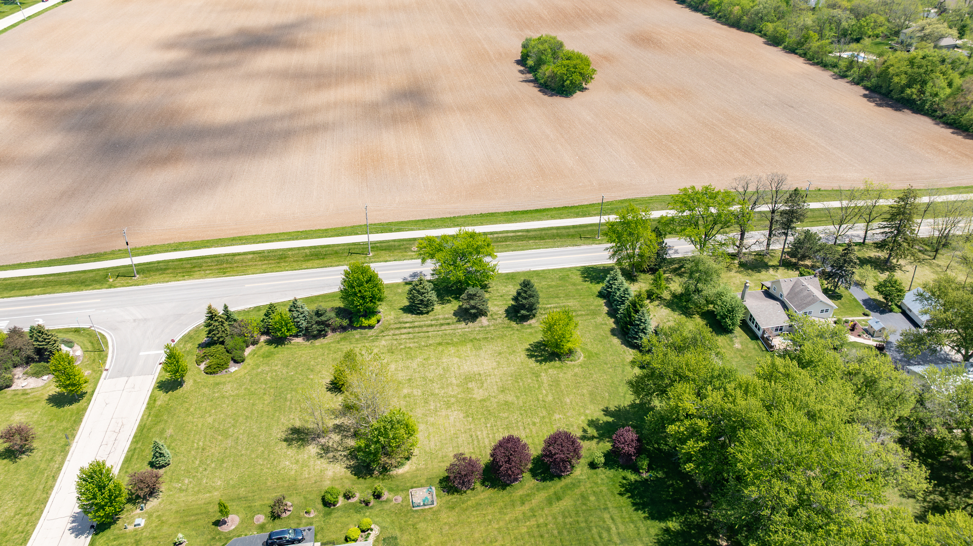 2601 Sanctuary Lane Spring Grove, IL 60081 - Photo 8 of 11 a view of a garden