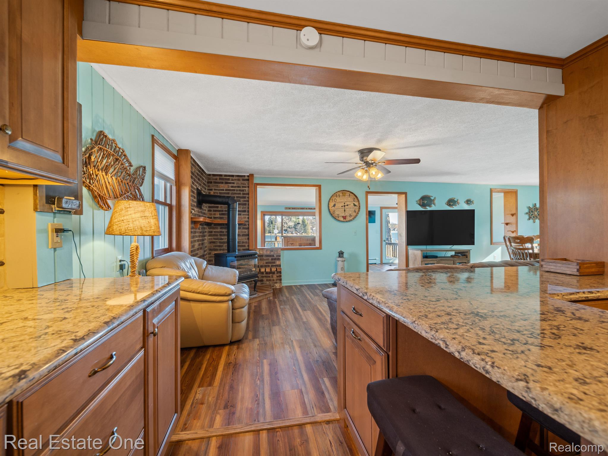 5888 Bullard Road Fenton, MI 48430 - Photo 8 of 41 Custom Cabinetry & Quartz Countertops