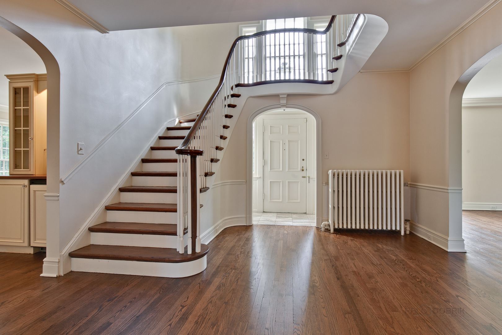 340 King Muir Road Lake Forest, IL 60045 - Photo 5 of 49 a view of entryway with wooden floor