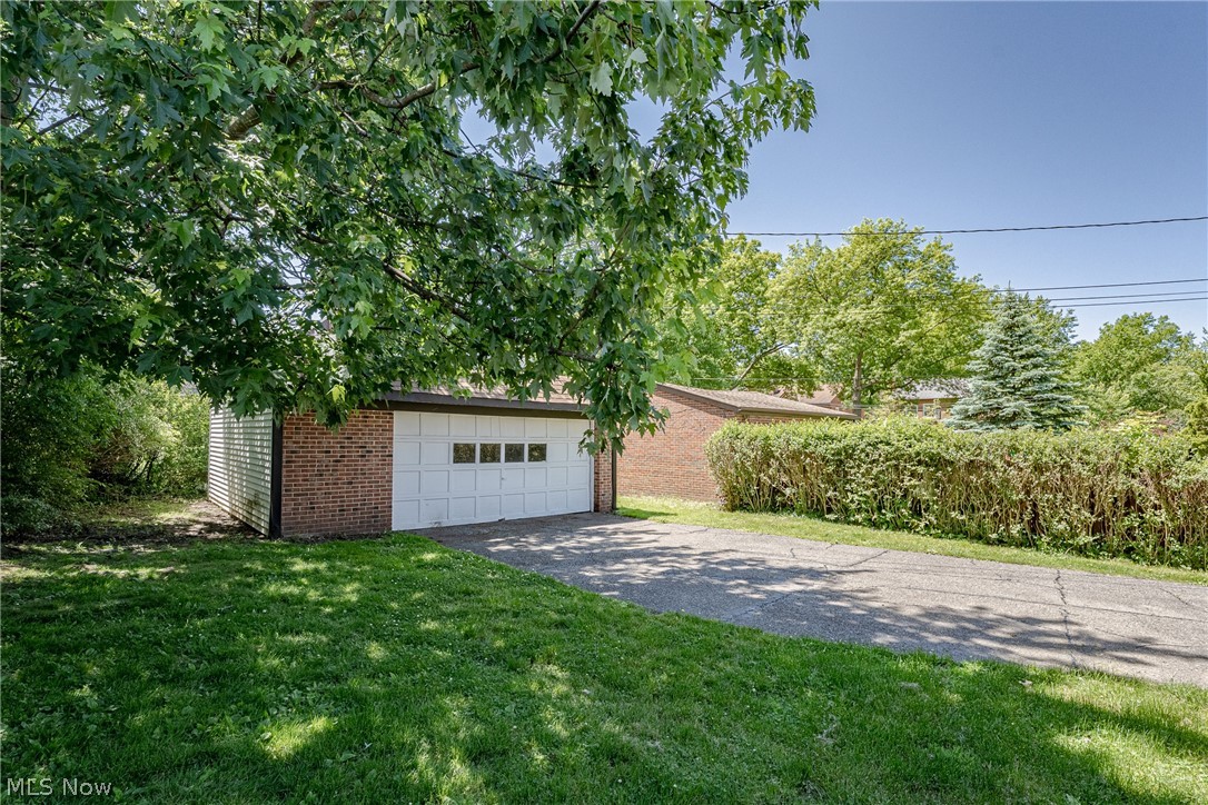 3666 Silsby Road University Heights, OH 44118 - Photo 34 of 37