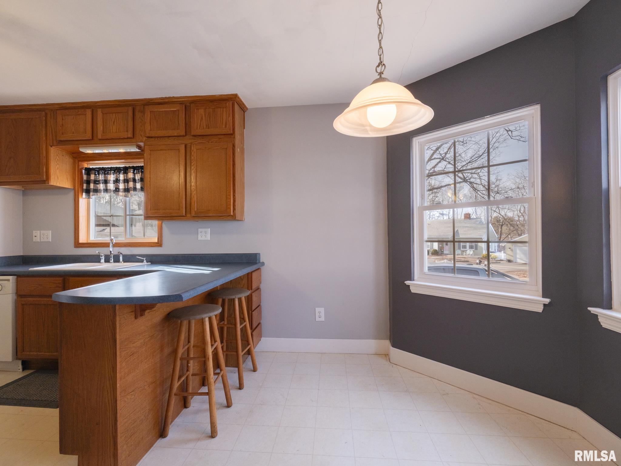 1606 Circle Road Peoria, IL 61604 - Photo 20 of 52