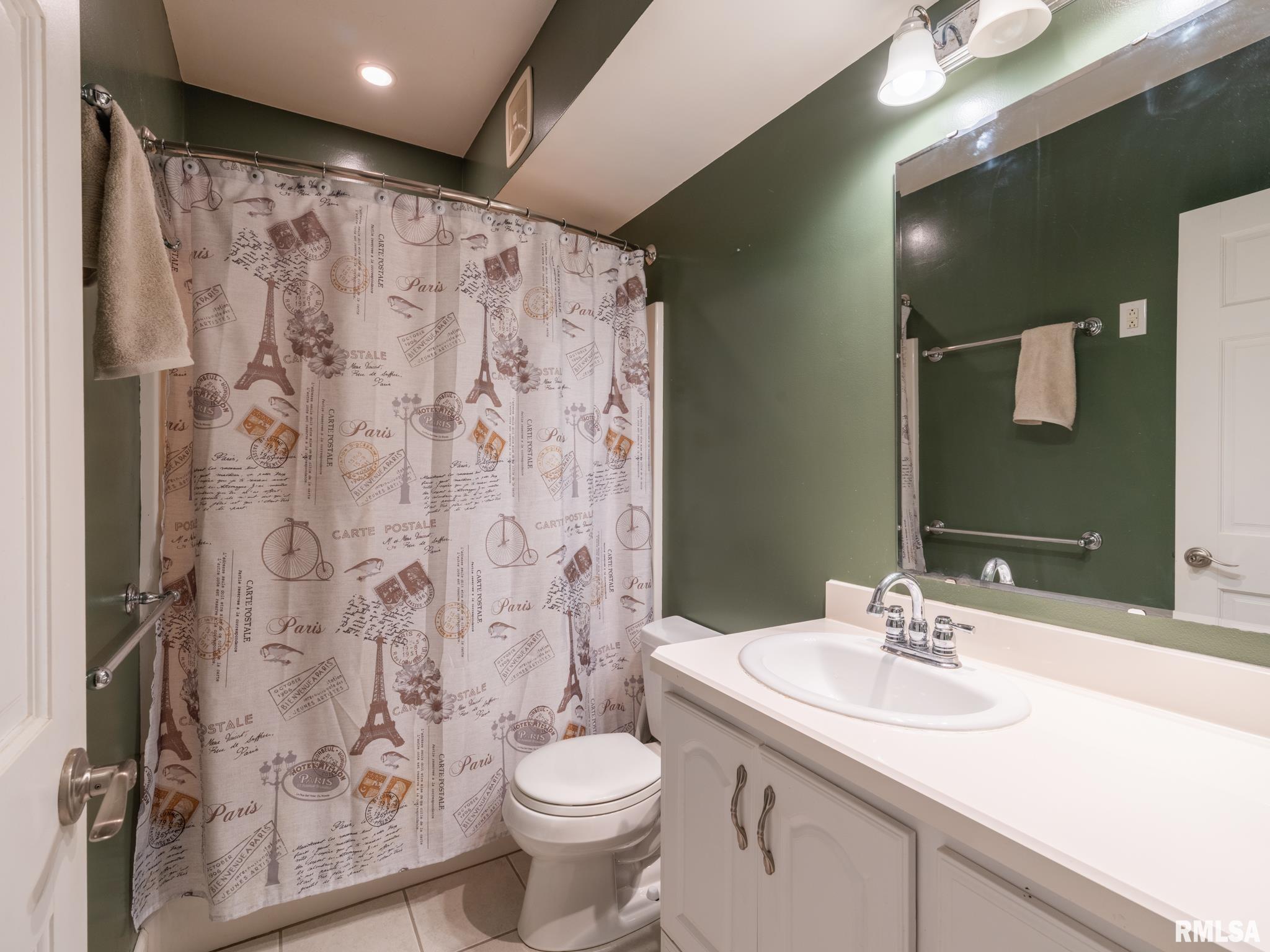 1606 Circle Road Peoria, IL 61604 - Photo 26 of 52