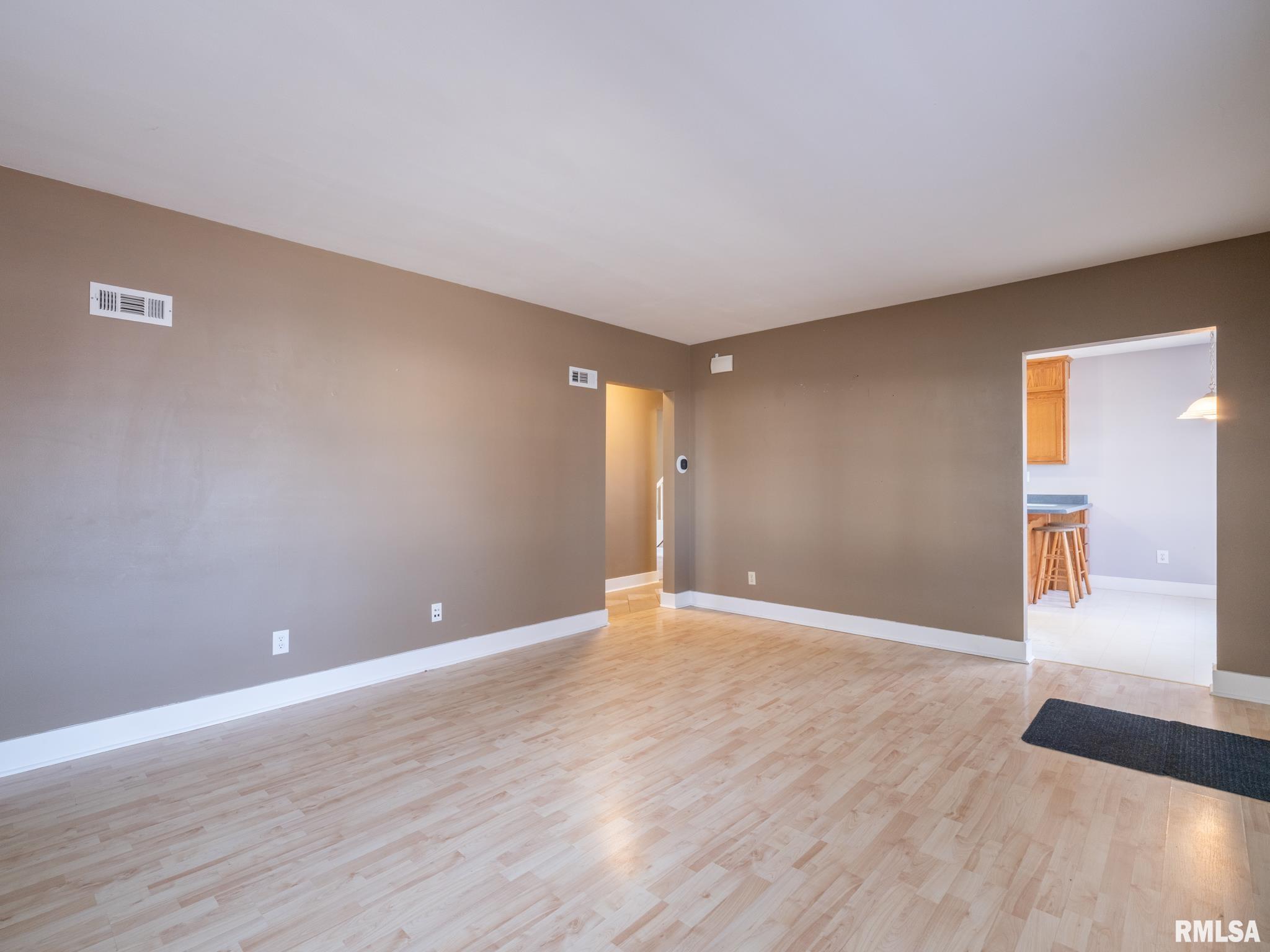 1606 Circle Road Peoria, IL 61604 - Photo 10 of 52