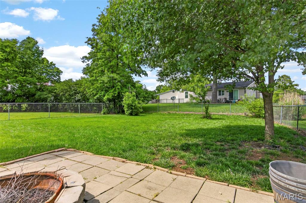 693 Rustic Valley Drive Ballwin, MO 63021 - Photo 5 of 40