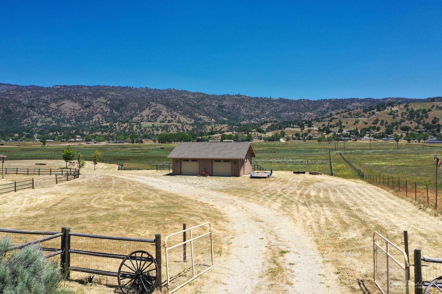 28001 Cumberland Road Tehachapi, CA 93561 - Photo 51 of 52 Gallery Image 51