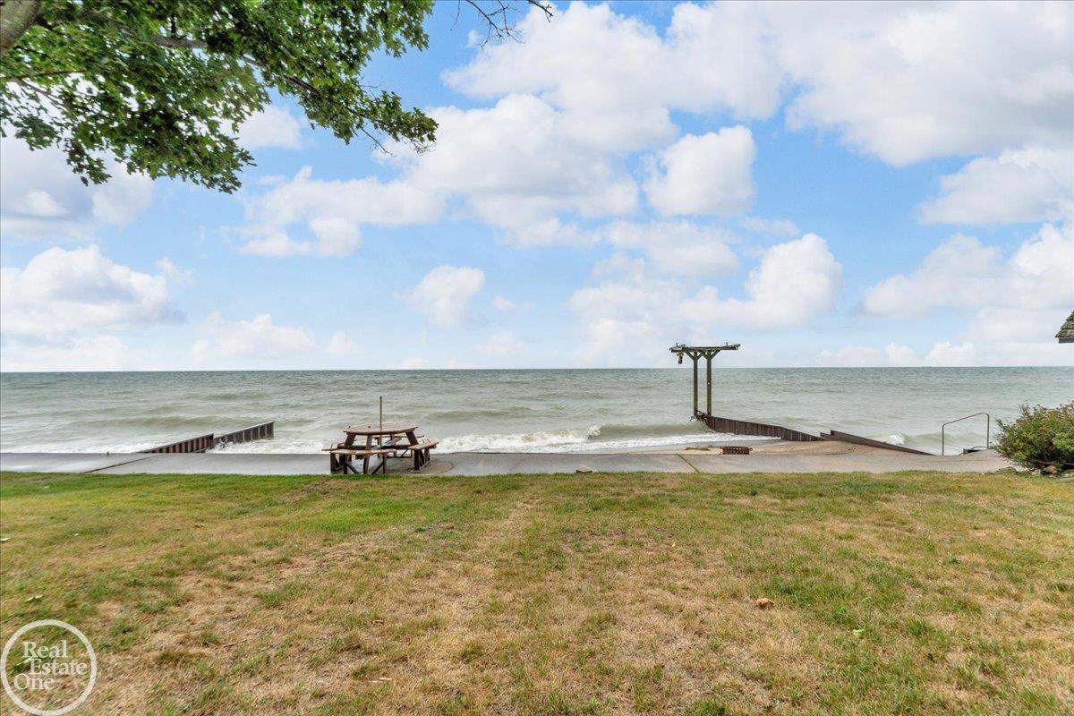 8178 Lakeshore Road Fort Gratiot, MI 48059 - Photo 45 of 48 Gallery Image 45
