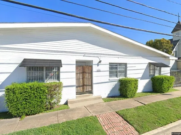 $6,000 | 5106 Center Street, Houston, TX 77007
