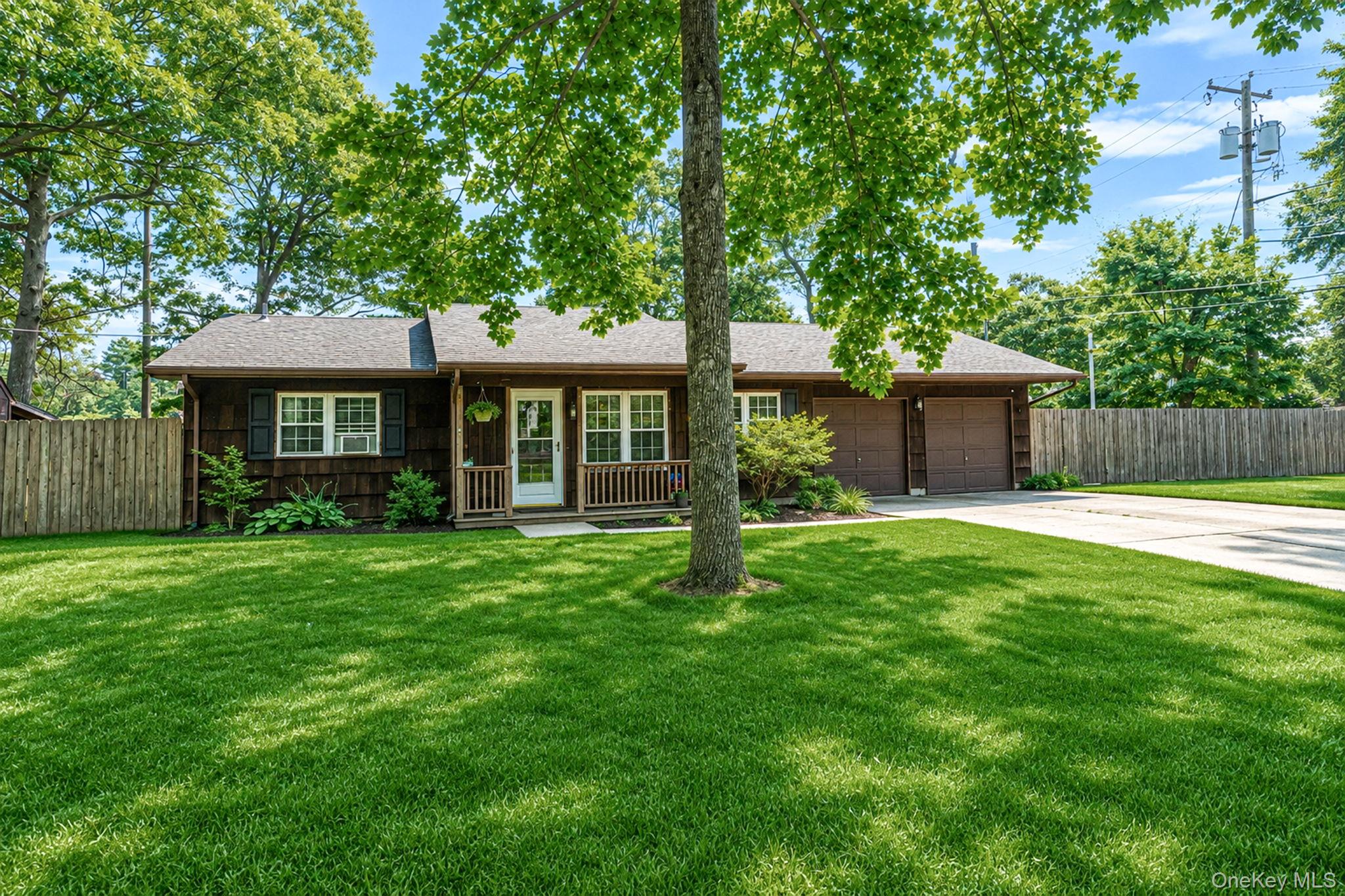 21 Windus Road Shirley, NY 11967 - Photo 2 of 29 Gallery Image 2