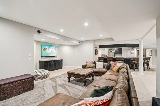 $3,990,000 | 3001 Glen Eagles Court, St. Charles, IL 60174