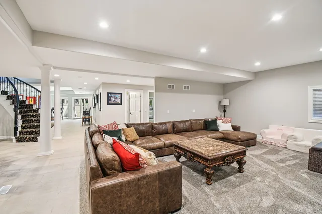 $3,990,000 | 3001 Glen Eagles Court, St. Charles, IL 60174