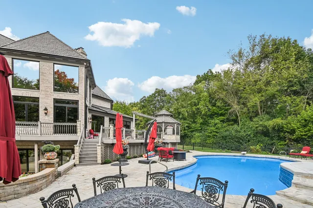$3,990,000 | 3001 Glen Eagles Court, St. Charles, IL 60174