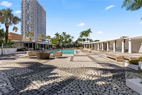 $1,399,000 | 2020 North Bayshore Drive, Unit 2401, Miami, FL 33137