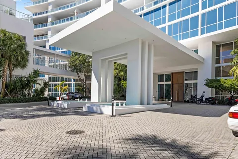 $1,399,000 | 2020 North Bayshore Drive, Unit 2401, Miami, FL 33137