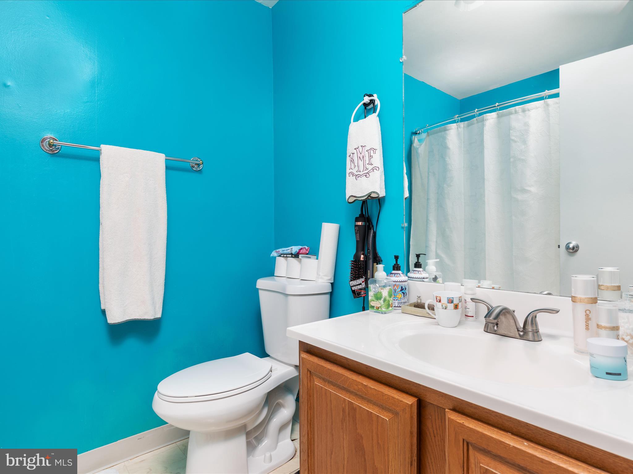1404 Northgate Square, Unit 140422B Reston, VA 20190 - Photo 17 of 21 Hall bath