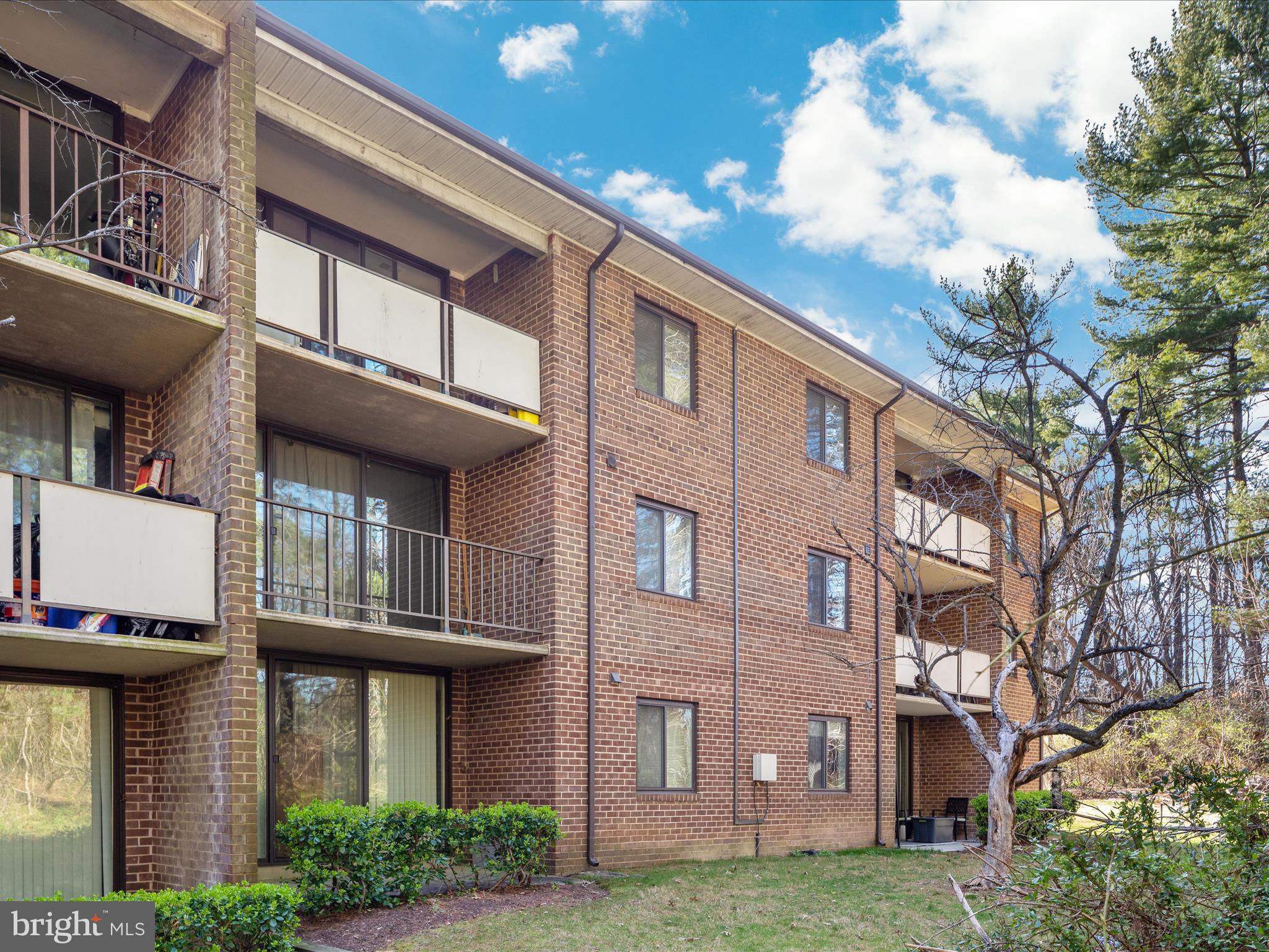 1404 Northgate Square, Unit 140422B Reston, VA 20190 - Photo 20 of 21 Great building