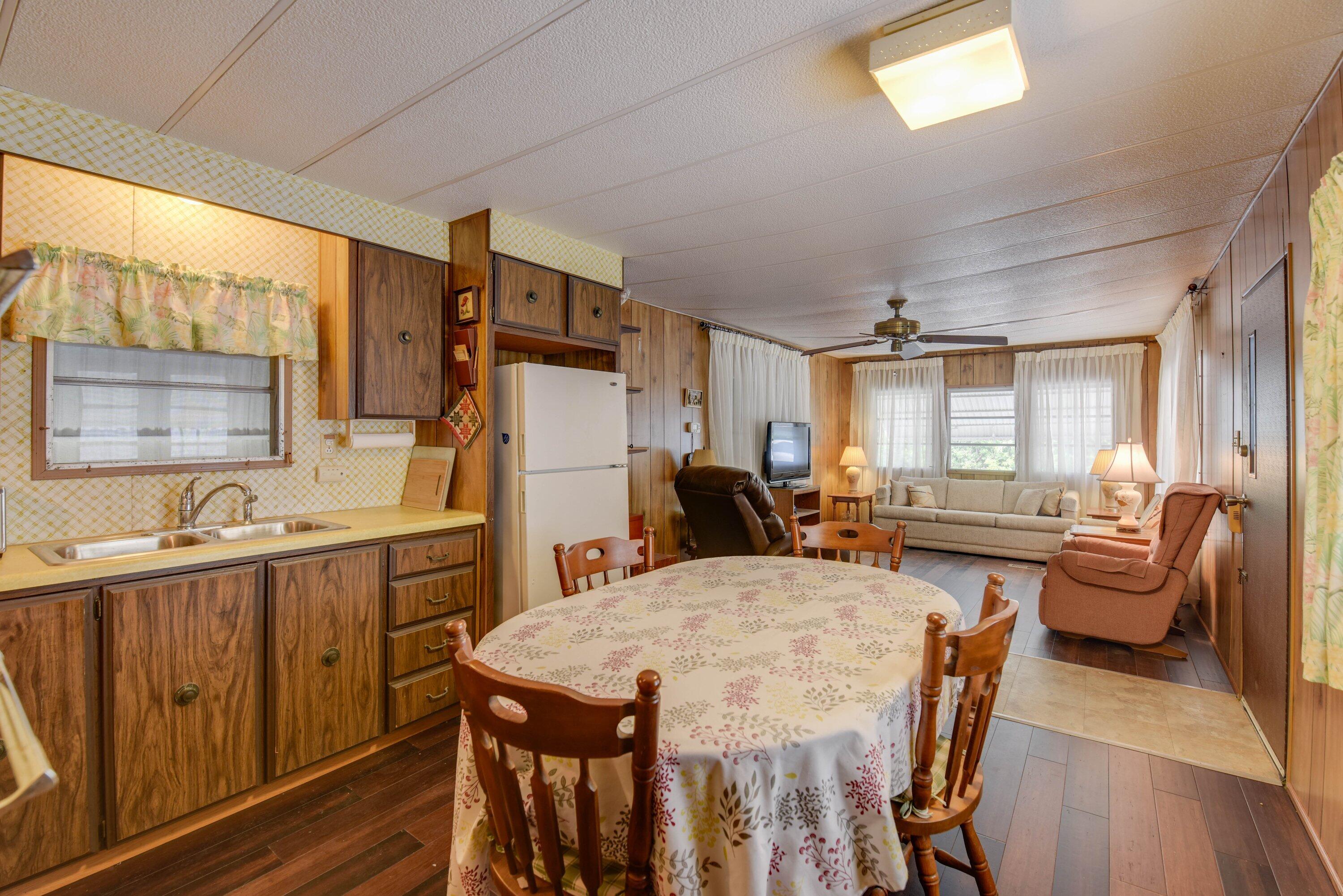 80 Sands Road Big Pine Key, FL 33043 - Photo 6 of 18 Kitchen area