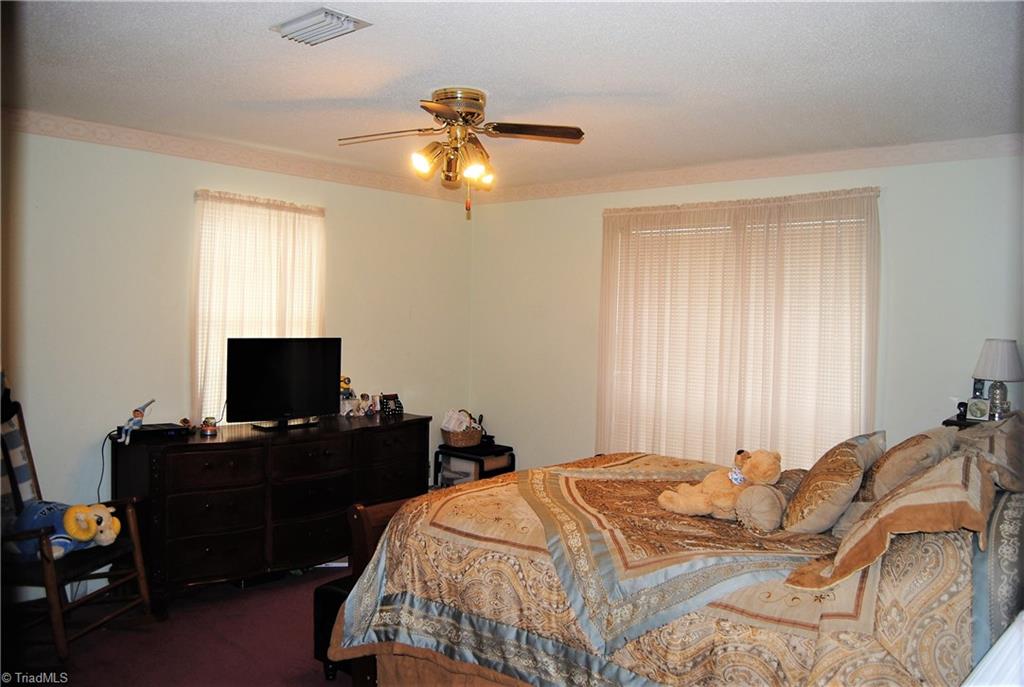 3150 Dillon Road Jamestown, NC 27282 - Photo 9 of 15 Gallery Image 9