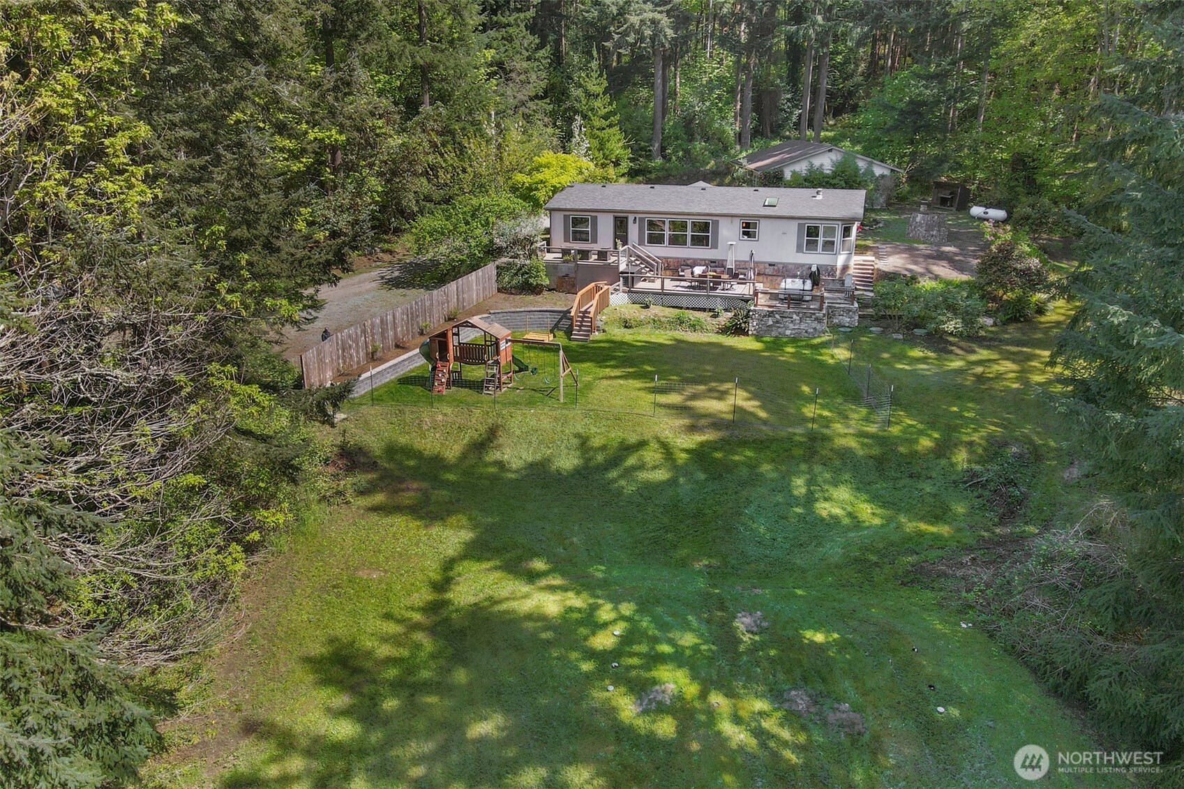 7777 Hellman Road Clinton, WA 98236 - Photo 35 of 40